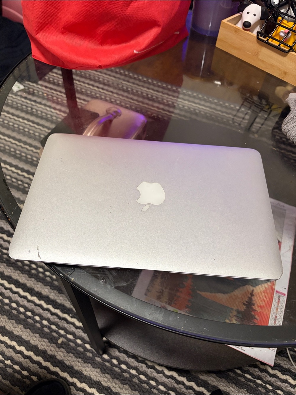 Apple Silver MacBook Air/Pro Top-View with Apple Logo